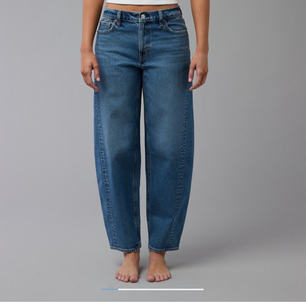 American Eagle Barrel Jeans Size 8